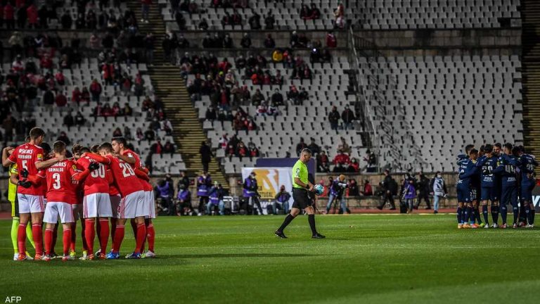 “أوميكرون” وصل لعالم كرة القدم