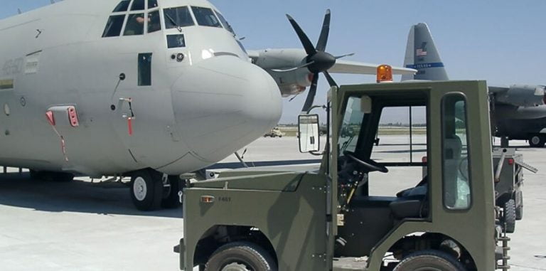 تصادم طائرتين في قاعدة جوية أميركية