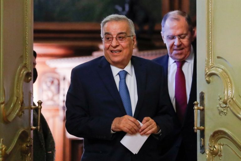 بو حبيب يتسلّم صور المرفأ: هل أعطت موسكو كل ما لديها؟