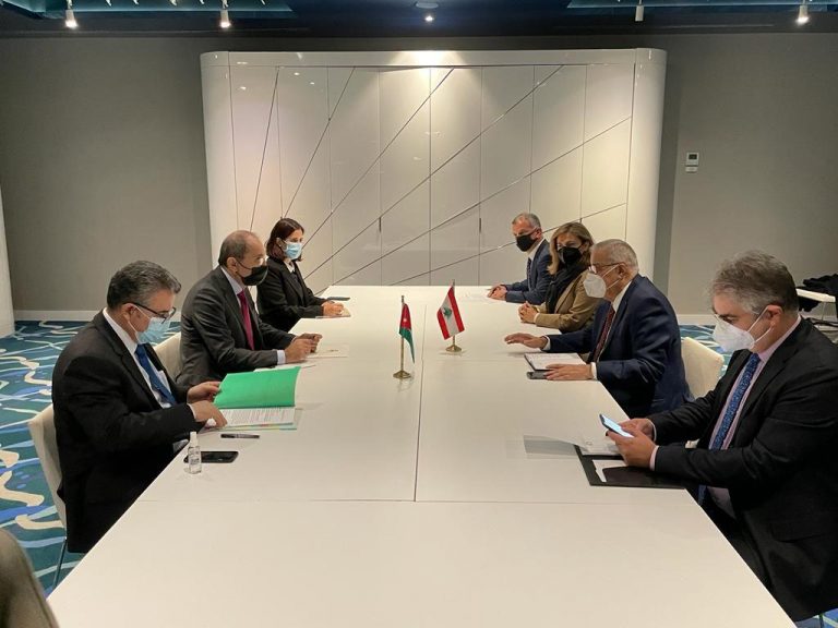 وزير الخارجية في برشلونة.. ما هدف زيارته؟