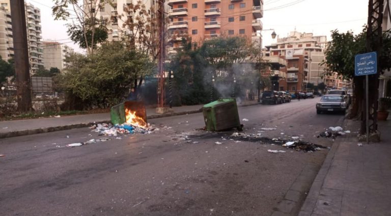 عودة الإحتجاجات منذ الصباح الباكر!.. فما هي الطرقات المقطوعة؟