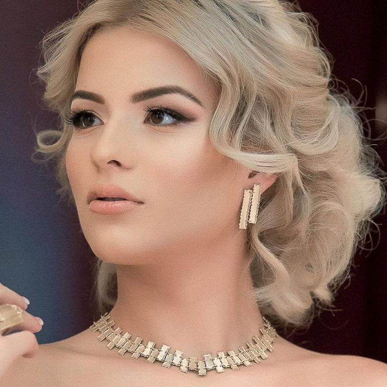 “إسرائيل” تتسبب بانسحاب ملكة جمال اليونان من مسابقة جمال الكون!