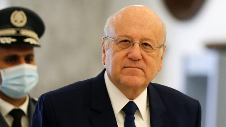 ميقاتي يتابع تعطل احد الزوارق في المياه الاقليمية اللبنانية