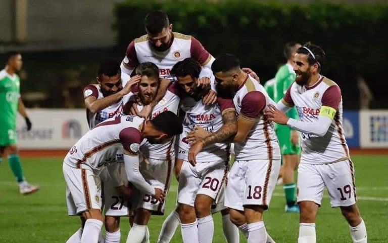 النجمة ملك “الديربي” ووصيف “الدوري”