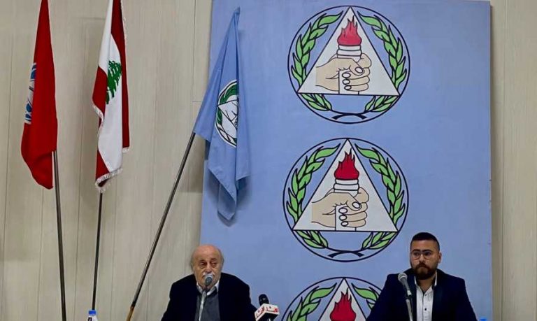 جنبلاط: لإعادة تفعيل الحكومة وإصدار البطاقة التمويلية بالدولار