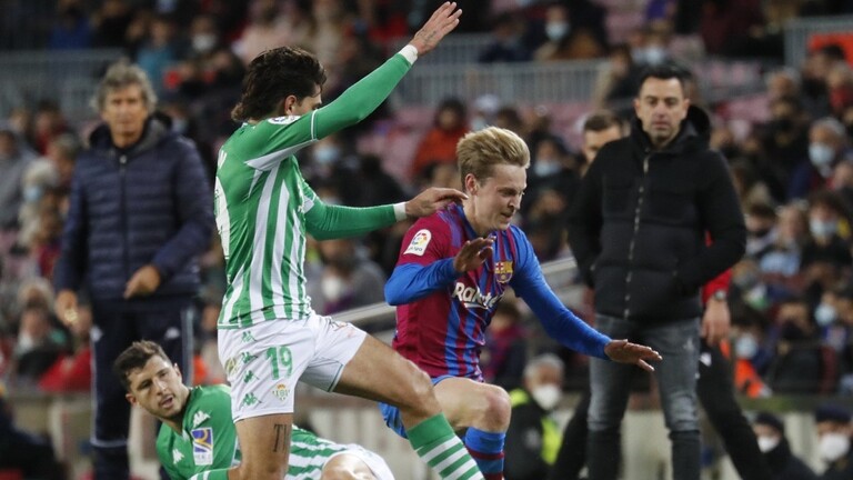 برشلونة “يتلوّى” من بيتيس بهدف دون مقابل