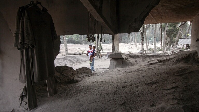 13 قتيلاً في ثوران بركان بإندونيسيا