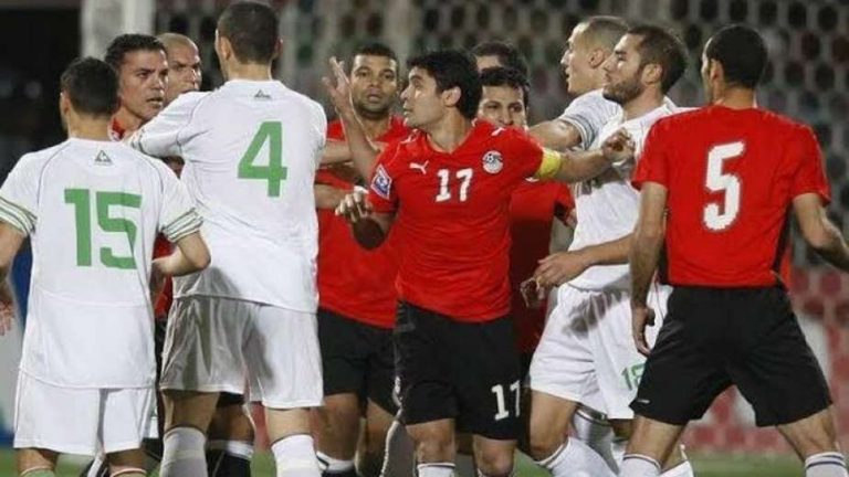 مباراة مصيرية بين “الفراعنة” و محاربي “الصحراء”