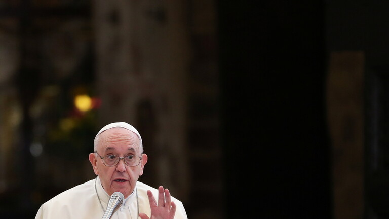 ادانة “باباوية” لسياسيي لبنان!