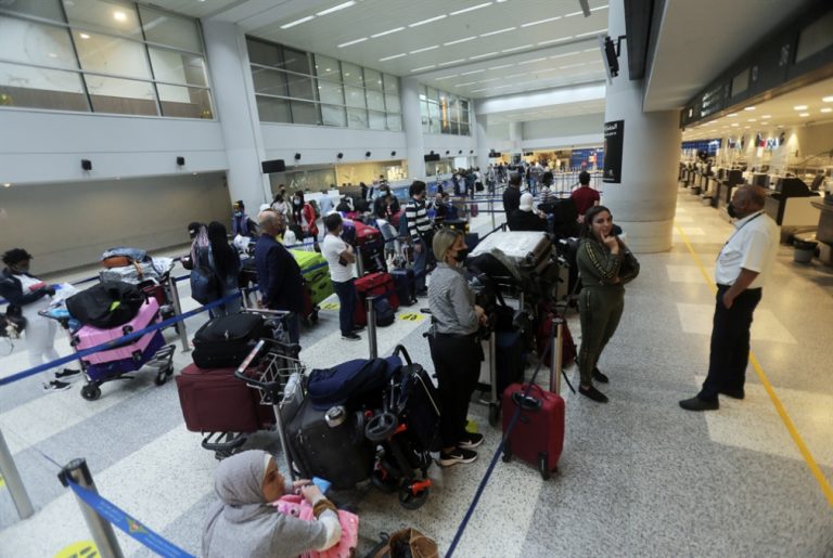 عندما نعود من السفر.. سيكون غير اللبنانيين بانتظارنا!!