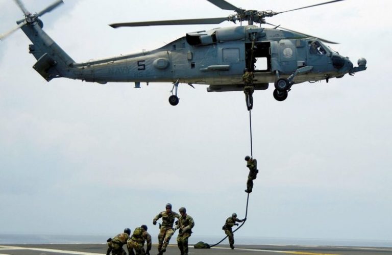 انزال جوي لطائرات أميركية وخطف مدنيين..