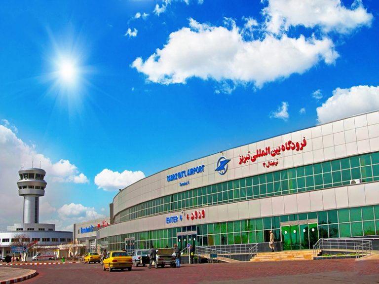 إيران تمنع دخول المسافرين إليها من 12 دولة