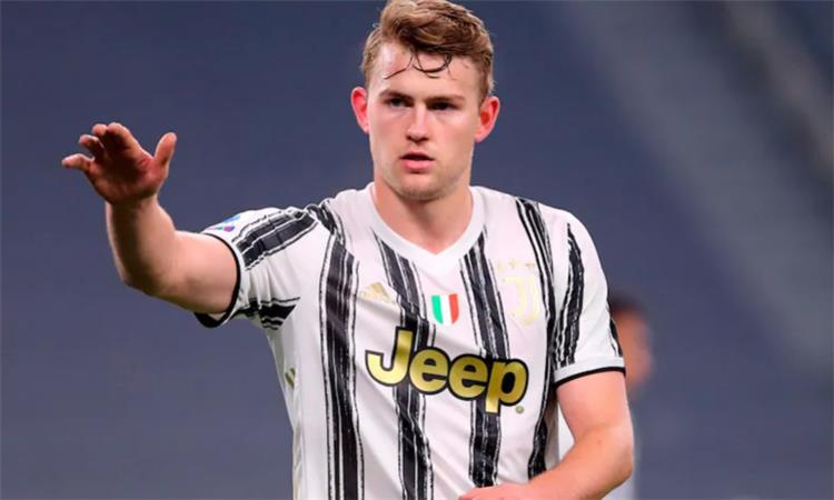 اليوفي يضحي بنجمه من اجل هداف فيورنتينا