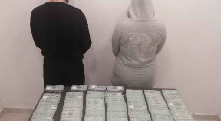 خطفا مواطناً من طريق المطار وطالبا بفدية مالية.. فوقعا بقبضة الأمن