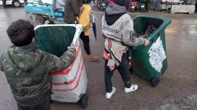العمل من أجل الطعام.. أزمة لبنان تهدد مستقبل الأطفال