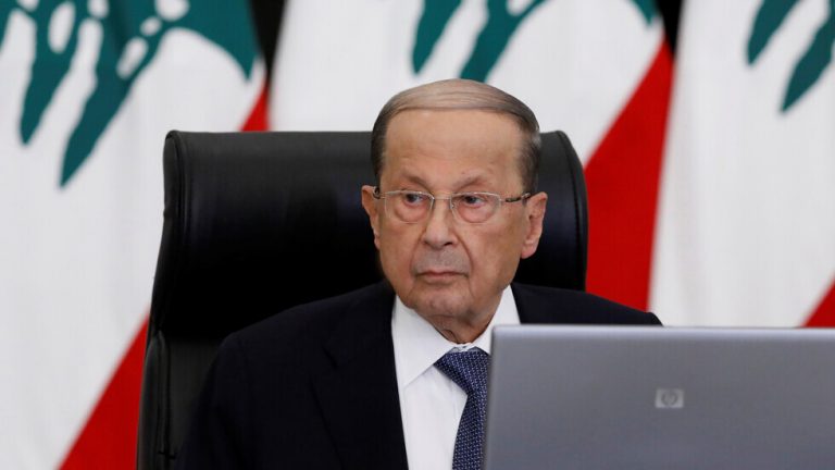 “الأنباء”: عون يسعى للسيطرة على مراكز أساسية