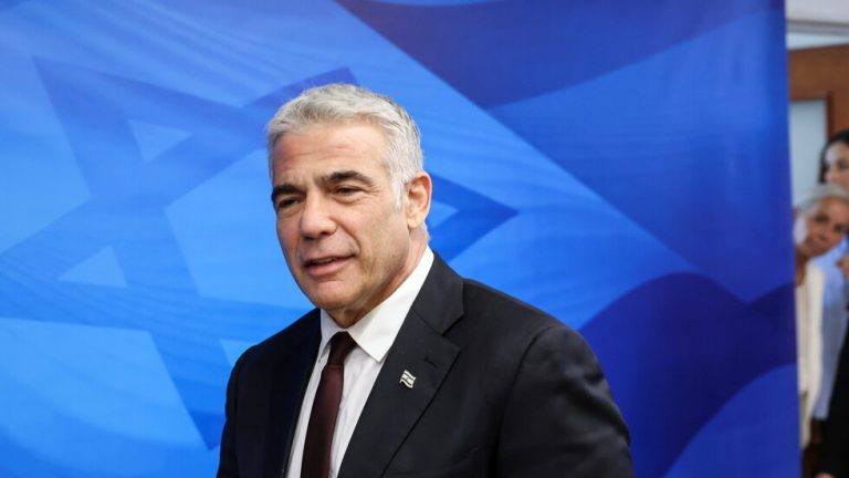 يائير لابيد: لدينا خلافات مع أميركا بشأن الاتفاق النووي