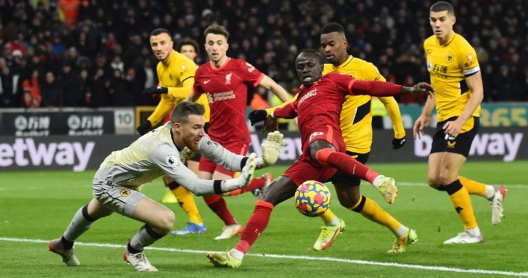 فوز عسير لليفربول على وولفرهامبتون يمنحه صدارة البريميرليغ مؤقتًا