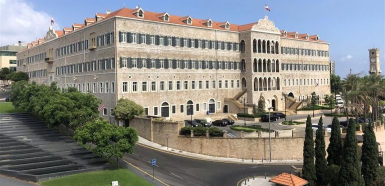 مليون ونصف شهرياً لموظفي القطاع العام..