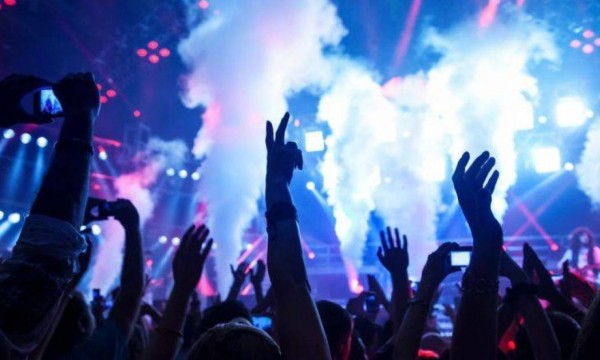 إقفال ملهى ليلي بالشّمع الأحمر