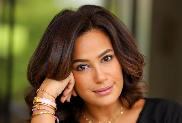 هند صبري تنشر صورتها في العمرة