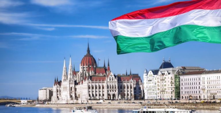 هنغاريا “منفتحة” بالعمل مع روسيا لحماية مسيحيي الشرق الأوسط