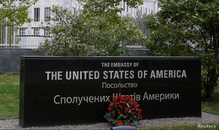السفارة الأميركية في أوكرانيا تحض رعاياها على المغادرة!