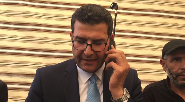 الحاج حسن طالب هيئة الإغاثة بمساعدة المتضررين من العاصفة