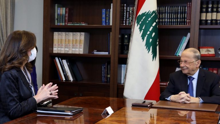 عون عرض مع شيا التطورات السياسية الاخيرة