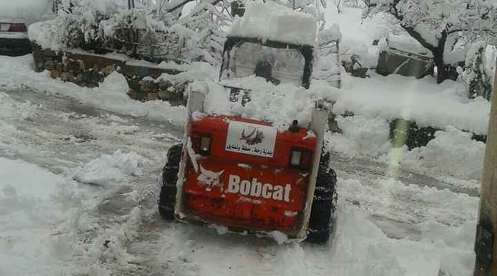 “كهرباء زحلة”: الفنيون يفتحون الطرق للوصول الى أمكنة الاعطال