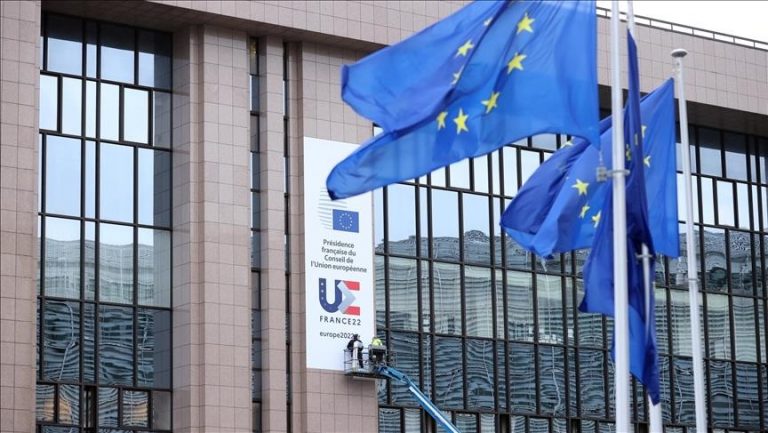 الاتحاد الأوروبي يُمدّد العقوبات الاقتصادية على روسيا