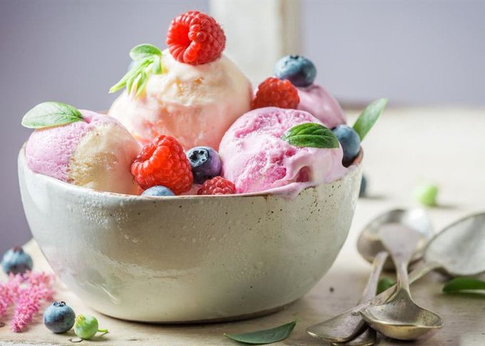 الآيس كريم أبرزها.. هذه أفضل الأطعمة للمصابين بأوميكرون