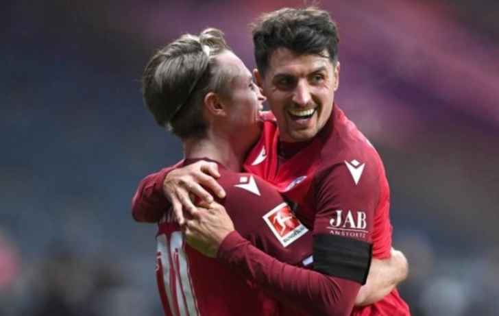 أرمينيا يهزم فرانكفورت..