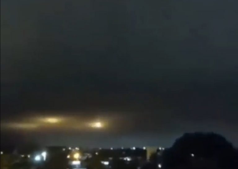 بالفيديو.. أنوار غريبة في سماء البرازيل!
