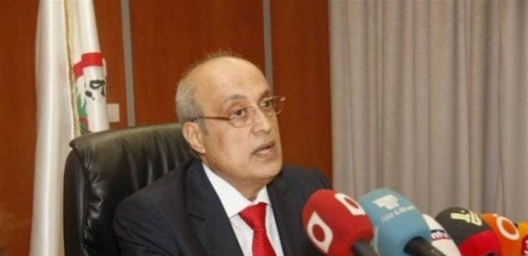 نقيب الأطباء: الطواقم الطبية والتمريضية يعانون!