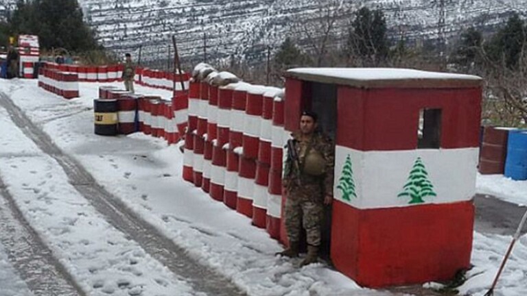 لقطات نادرة لعناصر الجيش اللبناني خلال العاصفة “هبة”!