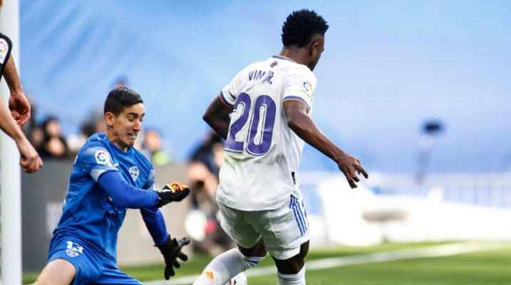 الليغا: ريال مدريد يخطف تعادلاً ثميناً امام التشي في البرنابيو