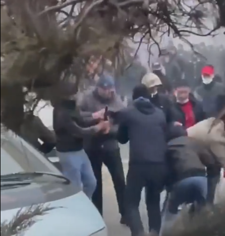 إطلاق نار في ساحة ألما آتا