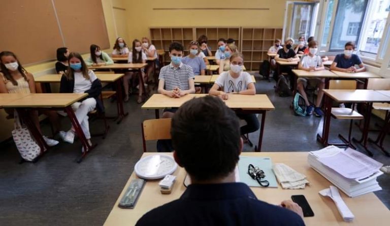 “التعليم الرسمي” الى المدارس الإثنين: نهاية شباط الفرصة الاخيرة!