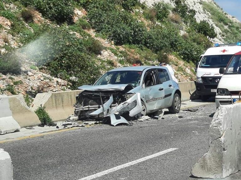 8 جرحى بحادث سير على أوتستراد العقيبة-كسروان