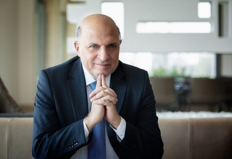 وليد خوري يحذرّ : “أوميكرون” خطير ويتفشى بشكل كبير