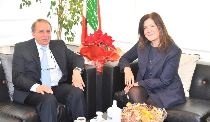 شرف الدين عرض مع شيا الأوضاع الراهنة