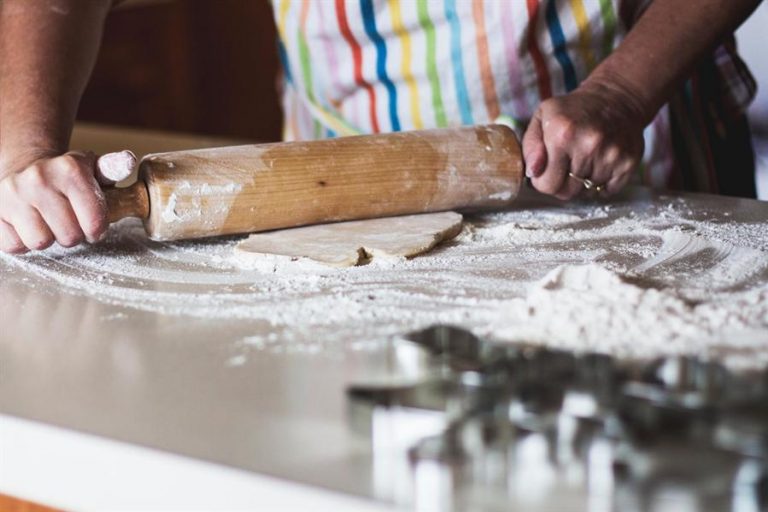 مساع لإبقاء الدعم على 35000 طن من الطحين لصناعة الخبز