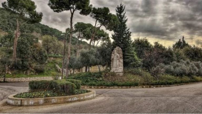 عاجل: تدهور سيارتين مصفحتين على طريق معراب؟