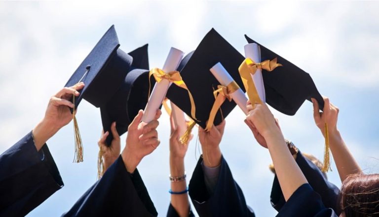 أهالي الطلاب في الخارج: لإنقاذ مستقبل أبنائنا