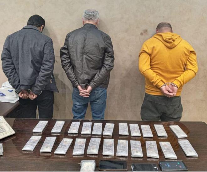 عصابة تقوم بترويج العملة المزيفة.. إليكم التفاصيل