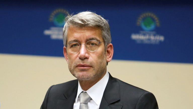 فياض: الأساس هو معالجة أزمة الكهرباء