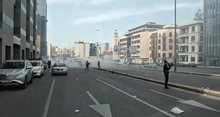 بالفيديو – قطع الطريق عند جسر الرينغ