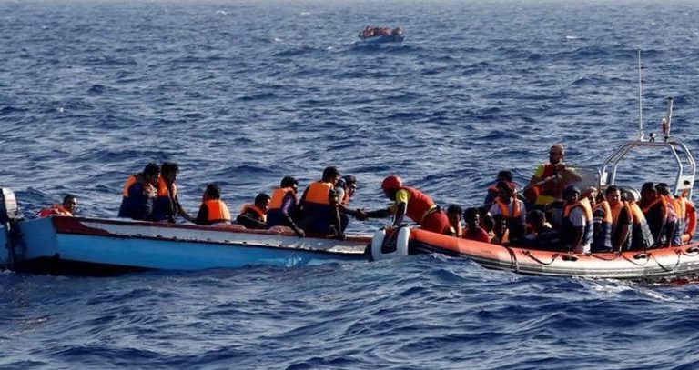 لبنانيون يختارون “قوارب الموت”: لا طريق لنا إلا البحر!