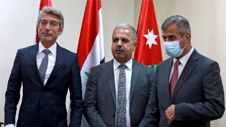 لبنان والأردن يوقعان إتفاق إستجرار الطاقة عبر سوريا